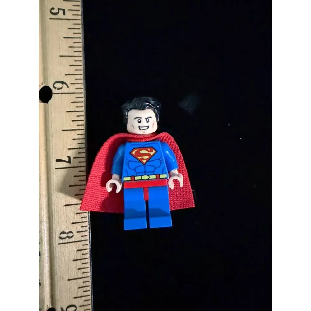Legos super heroes superman minifig with red cape